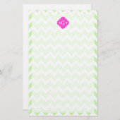 Celery Whvron Hot Pink Quatrefoil 3 Monogram Briefpapier (Voorkant / Achterkant)