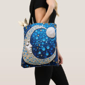 Celeste: Vrouw in de maan Tote Bag (Dichtbij)