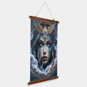 Celestia – Bewaker van de Eindeloze Hemel. Hangend Wandkleed (Gebogen)