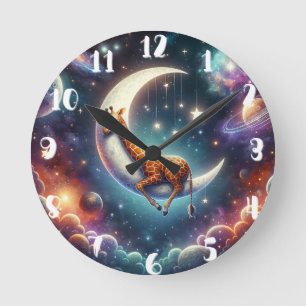 Celestial Baby Giraffe Slapen op Moon & Stars Ronde Klok
