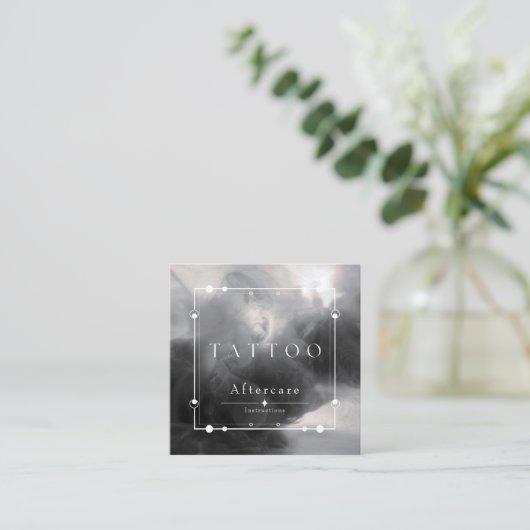 Celestial Black Ink Tattoo Nazorg Instructies Vierkante Visitekaartje (Staand voorkant)