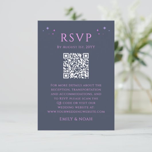 Celestial Blue Paarse Budget QR Code RSVP Foto Informatiekaartje (Staand voorkant)