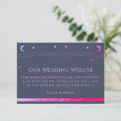 Celestial Blue Paarse Wedding Website RSVP QR Code Informatiekaartje (Staand voorkant)