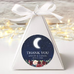 Celestial bruiloft Dank u Moon Stars Floral Ronde Sticker<br><div class="desc">Celestial Wedding Waterverf Blue Sky Moon Stars Dank u Sticker. Waterverf blauwe nachtelijke hemel met sterren en de maan. Waterverf Bourgogne Blauw Roze Bloemen. Groen Eucalyptus bladeren.</div>