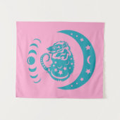 Celestial Crecent Moon Possum Whimsical Natuur Wandkleed (Voorkant (horizontaal))