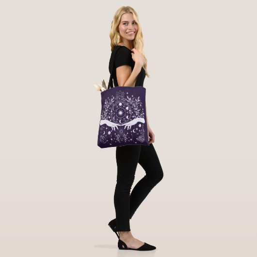 Celestial Elegance: Maan Godin Design Tote Bag (Op model)