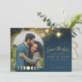 Celestial Geschreven in de Sterren Foto Bruiloft Save The Date (Staand voorkant)