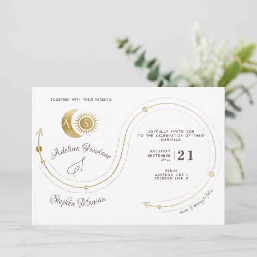 Celestial Gold Sun & Moon Monogram Crest QR Code Kaart (Staand voorkant)