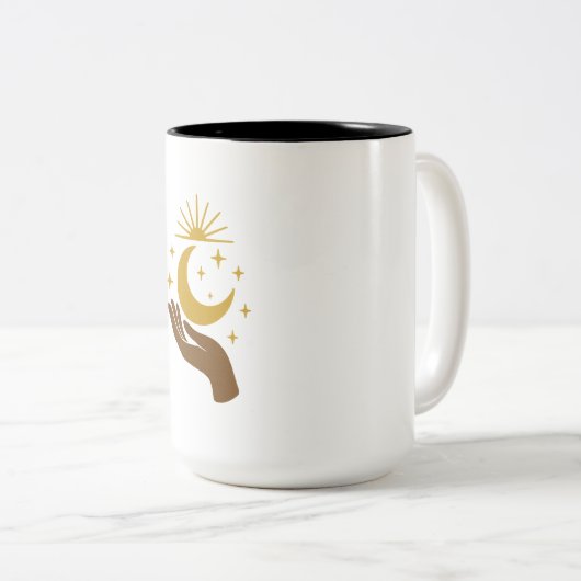 Celestial Hand Holding the Moon – Minimal Cosmic D Tweekleurige Koffiemok (Voorkant rechts)