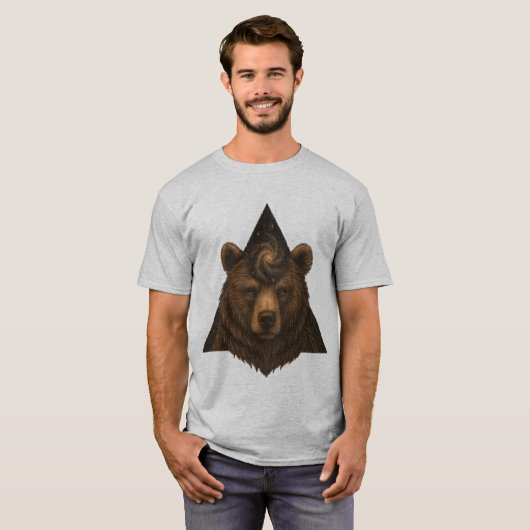 CELESTIAL INSTINCT – The Bear Who Holds the Stars T-shirt (Voorkant volledig)