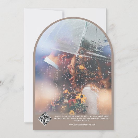 Celestial Maan & Zon Monogram Crest RSVP QR Code Kaart (Achterkant)