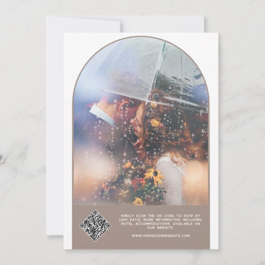 Celestial Maan & Zon Monogram Crest RSVP QR Code Kaart (Achterkant)