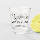 Celestial Moon and Stars Leuke vrijgezellenfeest Shot Glas<br><div class="desc">Hemelse maan en sterren vrijgezellenfeest plezier geschoten glas "Girl's Stargazing"</div>