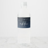 Celestial Navy Blue Sterrennacht Wedding Monogram Waterfles Etiket (Voorkant)