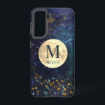 Celestial Space Gold Stars & Moon Monogram Samsung Galaxy Hoesje<br><div class="desc">Deze schattige en moderne telefoonbehuizing is voorzien van een monogram op het faux goud volle maan in de ruimte met faux gouden sterren. Pas het aan uw behoeften aan. In mijn winkel kun je passende producten vinden.</div>