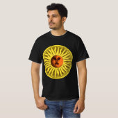  Celestial Yellow glimlachend Happy Hippie Sun T-shirt (Voorkant volledig)