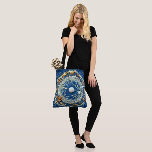Celestial Zodiac Wheel Astrologie Blauw Goud Tote Bag (Op model)