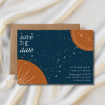 Celestial zon maan foto bruiloft save the date<br><div class="desc">Verlicht je liefdesverhaal met onze Celestial Sun en Moon Photo Save the Date. Dit ontwerp omarmt de hemelse schoonheid van uw vereniging en legt de essentie van een stralend zon- en maanontwerp vast. Perfect voor koppels die op zoek zijn naar een vleugje kosmische magie, de kaart heeft een boeiende foto...</div>