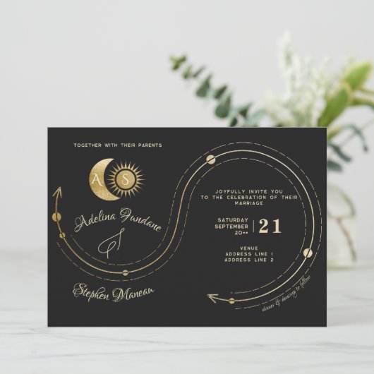 Celestial Zwart Goud Zon Maan Crest RSVP QR Code Kaart (Staand voorkant)