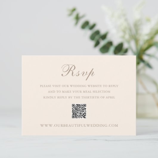 Celine Sandy Neutrals Elegant Wedding RSVP Kaartje (Staand voorkant)