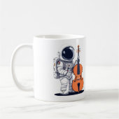 Cellospeler Astronaut Mok (Links)