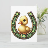 Celtic Charm: Duckling op een Hoefijzer-uitnodigin Kaart (Staand voorkant)