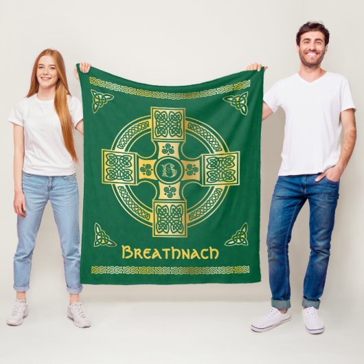 Celtic Cross en Knot Letter B Monogram en Naam Fleece Deken (In situ)