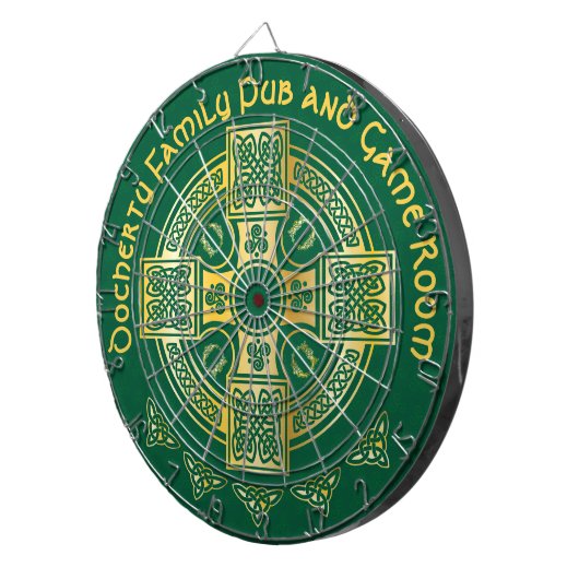 Celtic Cross en Knot Letter D Monogram en Naam Dartbord (Voorkant Rechts)