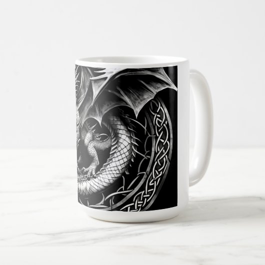 Celtic Dragon Elegance: Zwart & Grijs Abstract Tat Koffiemok (Voorkant rechts)