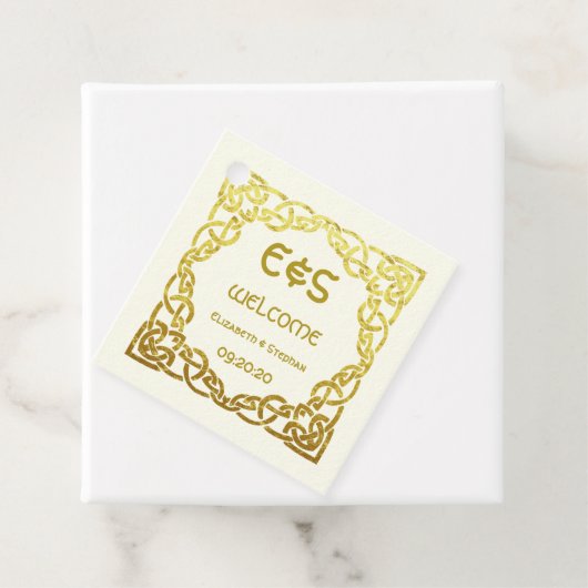 Celtic Faux Gold Knot on Ivory Wedding Welcome Bedankjes Labels (In situ)