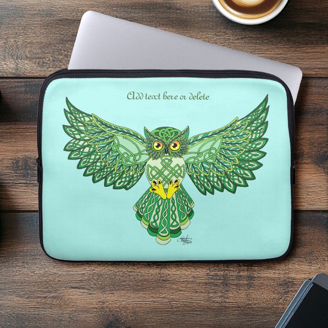 Celtic Flight Uil Groen Laptop Sleeve (Creator heeft geüpload)