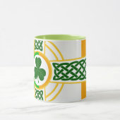 Celtic Irish Flag Design Twee Tone mok (Midden)
