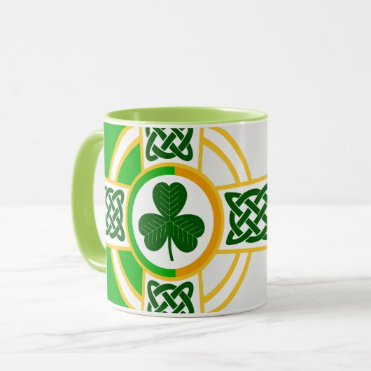 Celtic Irish Flag Design Twee Tone mok (Voorkant links)