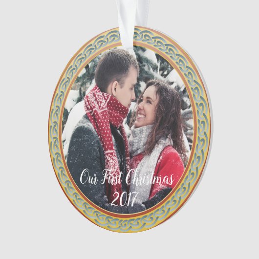 Celtic Knot Lijst & "Our First Kerstmis" Ornament (voorkant)