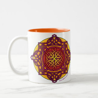 Celtic Knot Medallion Mok_ warme tones_ARD Tweekleurige Koffiemok