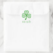 Celtic Knot Shamrock over Irish text Vierkante Sticker (Tas)