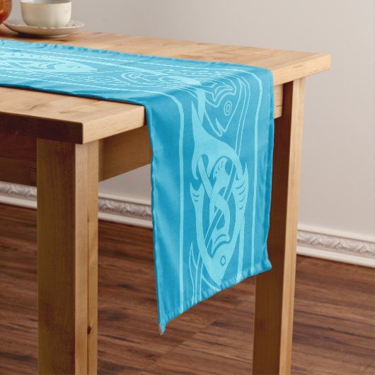 Celtic Knotwork Fish in Blue Table Runner Korte Tafelloper (Voorbeeld)