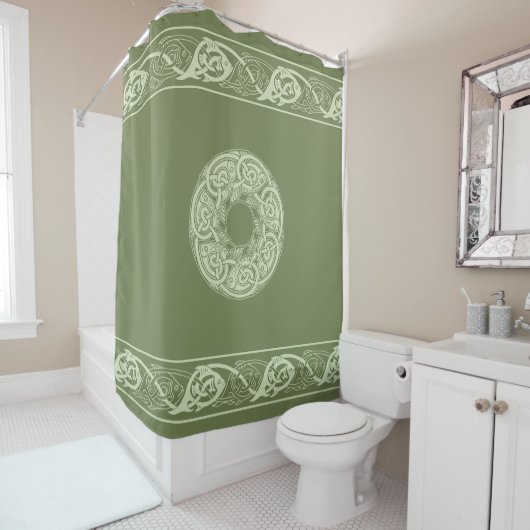 Celtic Knotwork Fish in Green Douchegordijn (In situ)