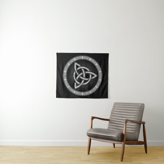 Celtic Knotwork Trinity Distress White Wandkleed (In Situ (horizontaal))