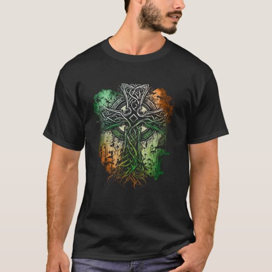 Celtic Style Cross With Irish Flag Colors T-shirt (Voorkant)