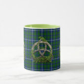 Celtic Trinity Knot en Clan Douglas Tartan Mok (Midden)