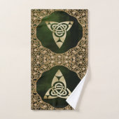 Celtic Trinity Knot op Forest Shadows Bad Handdoek (Handdoek)