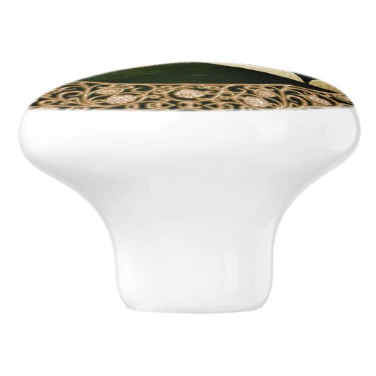 Celtic Trinity Knot op Forest Shadows Keramische Knop (Zijkant)