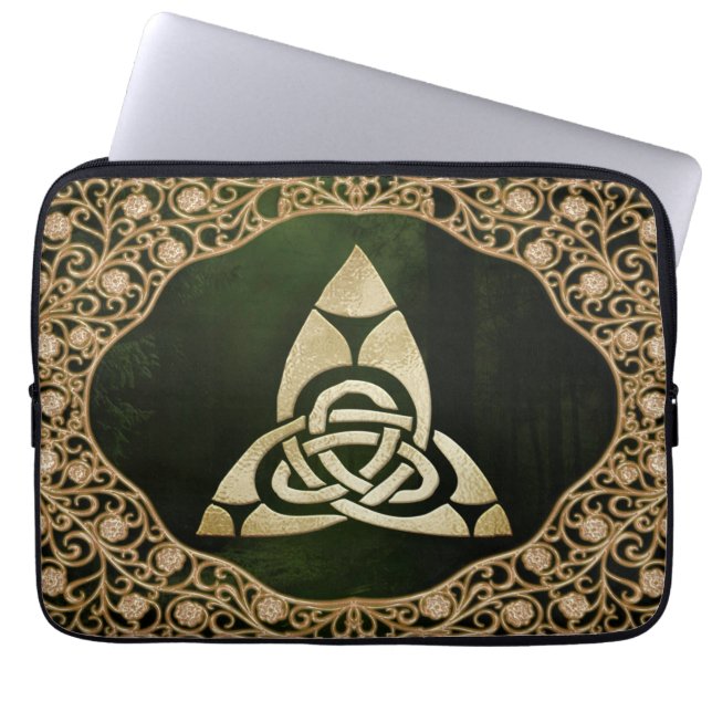 Celtic Trinity Knot op Forest Shadows Laptop Sleeve (Voorkant)