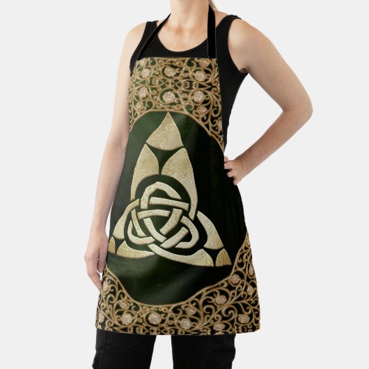 Celtic Trinity Knot op Forest Shadows  Schort (Insitu)