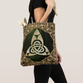 Celtic Trinity Knot op Forest Shadows Tote Bag (Dichtbij)
