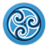 Celtic Tris Ornament, Sky Blue en Keramische Knop (Voorkant)