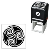 Celtic Triskele-Ornament Zelfinktende Stempel (In situ)
