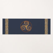Celtic Triskelion (blauw) Aangepast Yogamat (Voorkant (horizontaal))