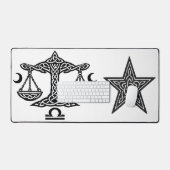 Celtic Weegschaal door BurnsInHell Bureaumat (Keyboard & Muis)